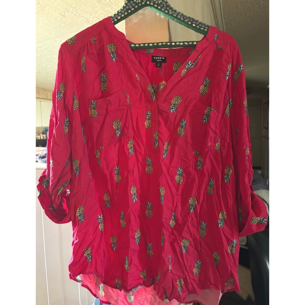 Torrid Harper Blouse Pink Leopard Pineapple Print 3/4 Roll Tab Sleeve Top